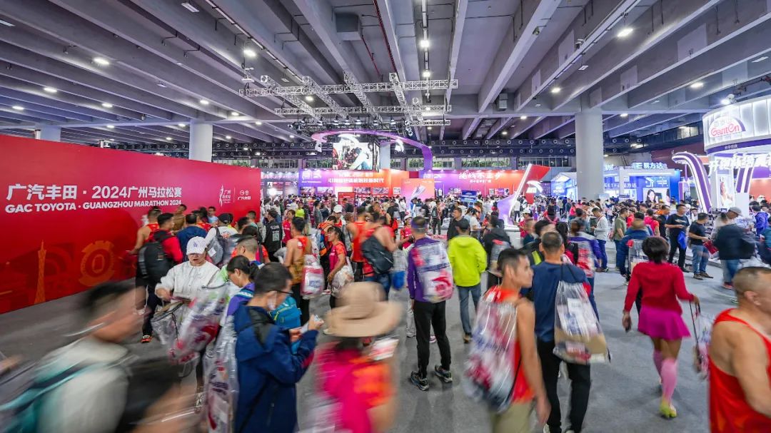 温家宝：球迷的呐喊让我们充满动力，场下我也会跟着他们唱歌