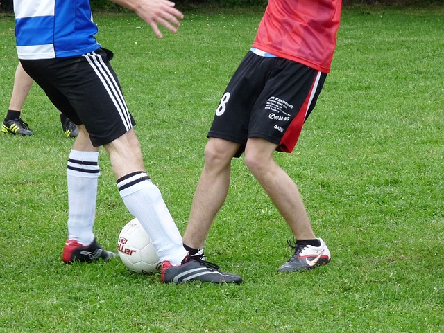 球员C罗先生，完成一次精彩的倒钩破门。