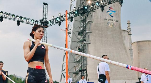 不是，美国现在十几岁的女孩子都能这么投篮了吗