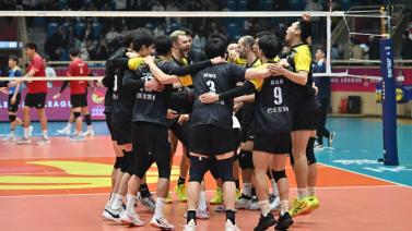 阿德巴约弧顶压哨绝杀三分不中，热火105-106惜败魔术